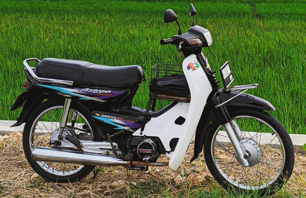 Honda Astrea Grand