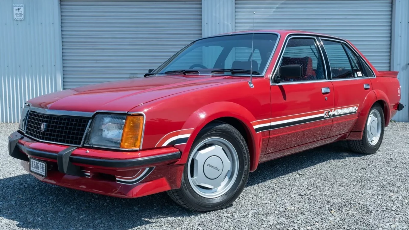 Holden Commodore VC HDT Brock Tahun 1980